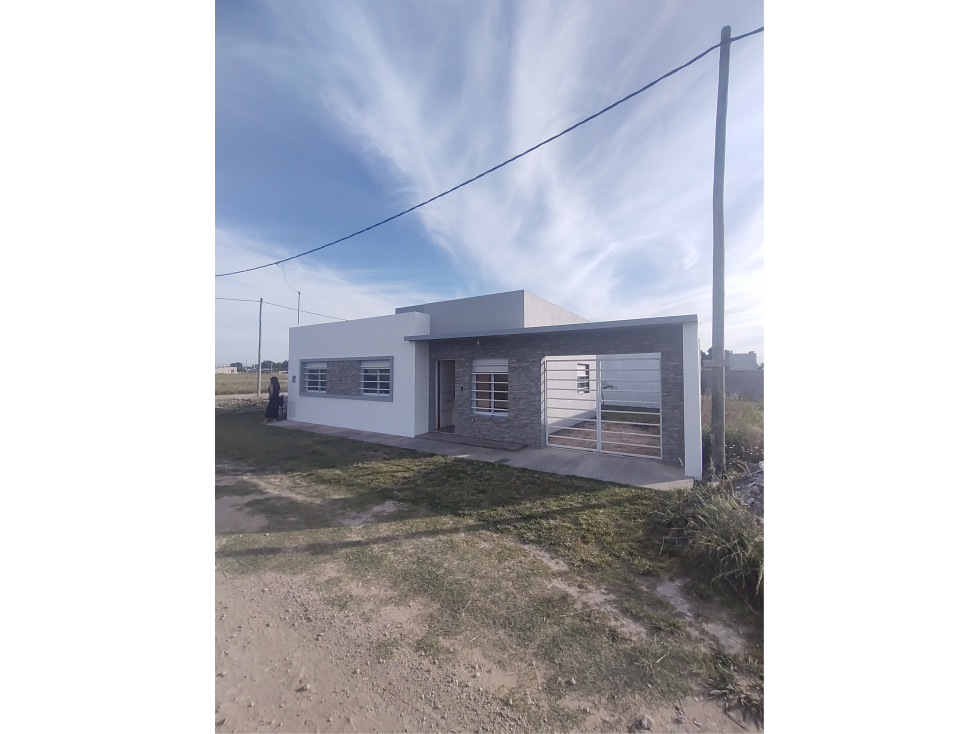 Venta | Casa | 2 dorm | J L Torres y Rio Negro - 1