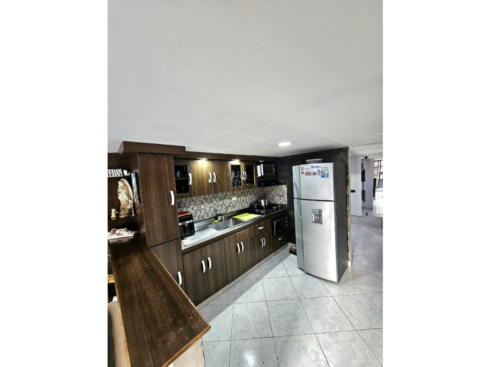 Venta de casa en Itagüí calatrava, sector loma linda — foto 2