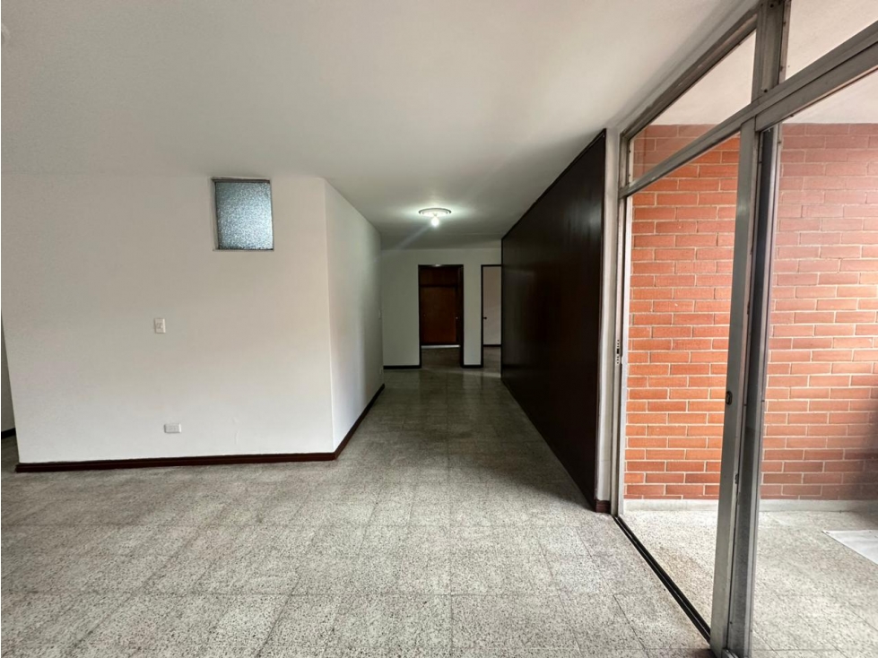 (C) Venta de apartamento en laureles, cerca a estación del metro — foto 3