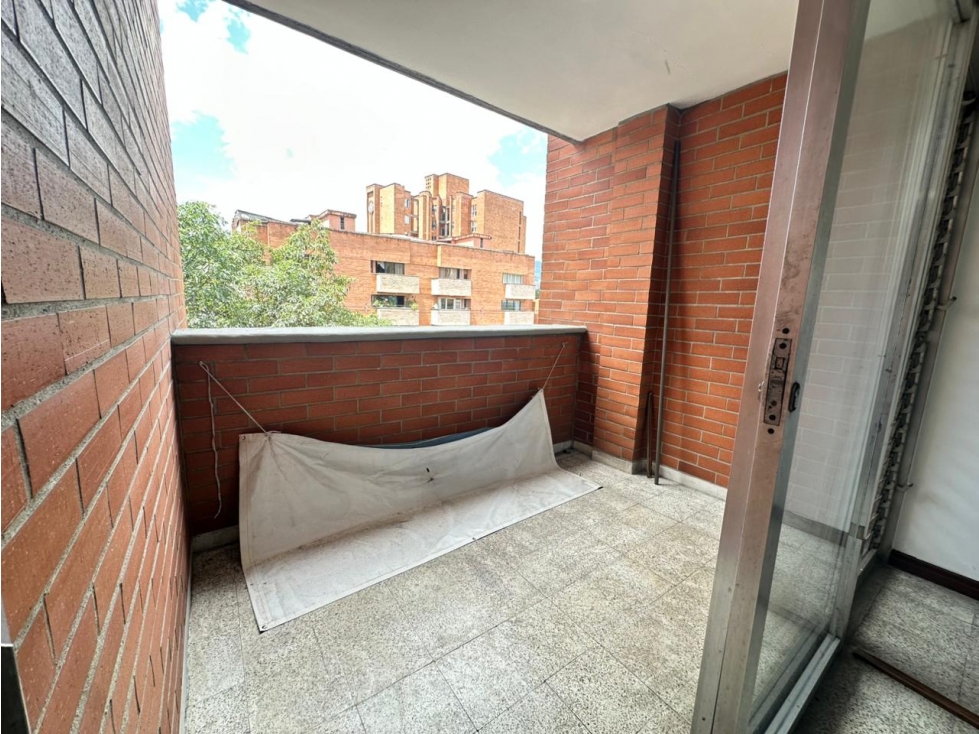 (C) Venta de apartamento en laureles, cerca a estación del metro — foto 2