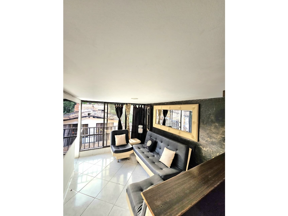 Venta de casa en Itagüí calatrava, sector loma linda
