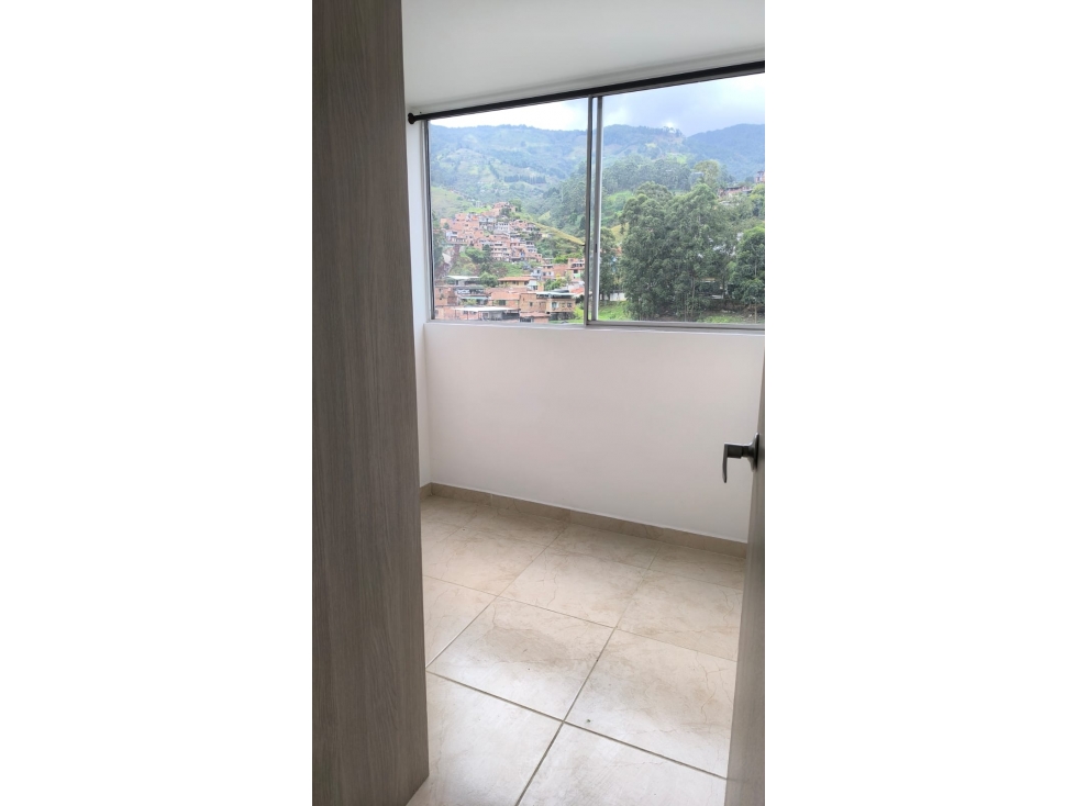Venta de apartamento en la estrella, sector Tablaza — foto 4