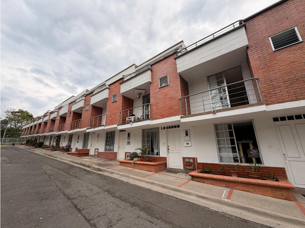SE VENDE CASA EN SANTA CLARA DE LAS VILLAS