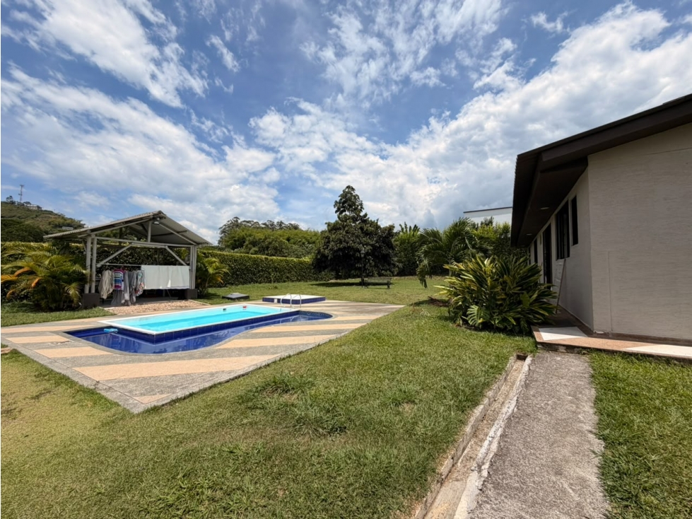 SE VENDE CASA CAMPESTRE EN COMBIA - 6