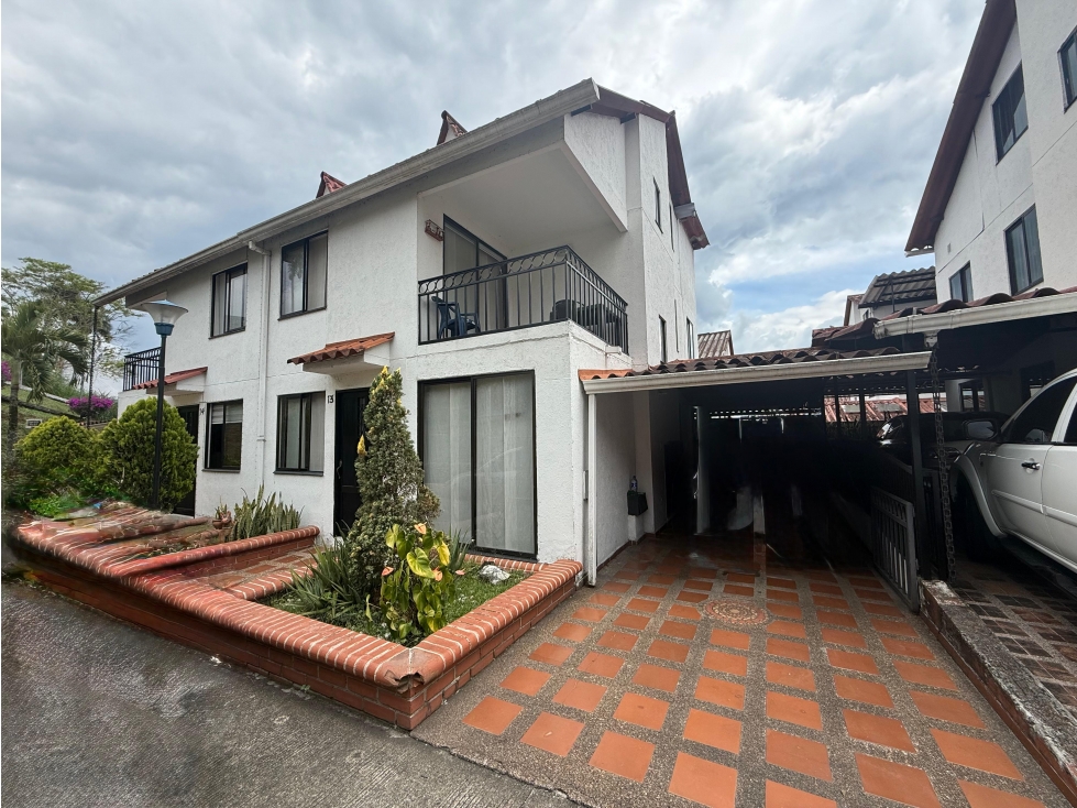 Se vende casa en Cañaveral I