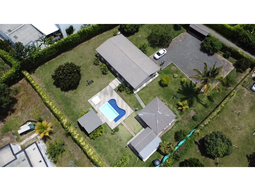 SE VENDE CASA CAMPESTRE EN COMBIA - 1