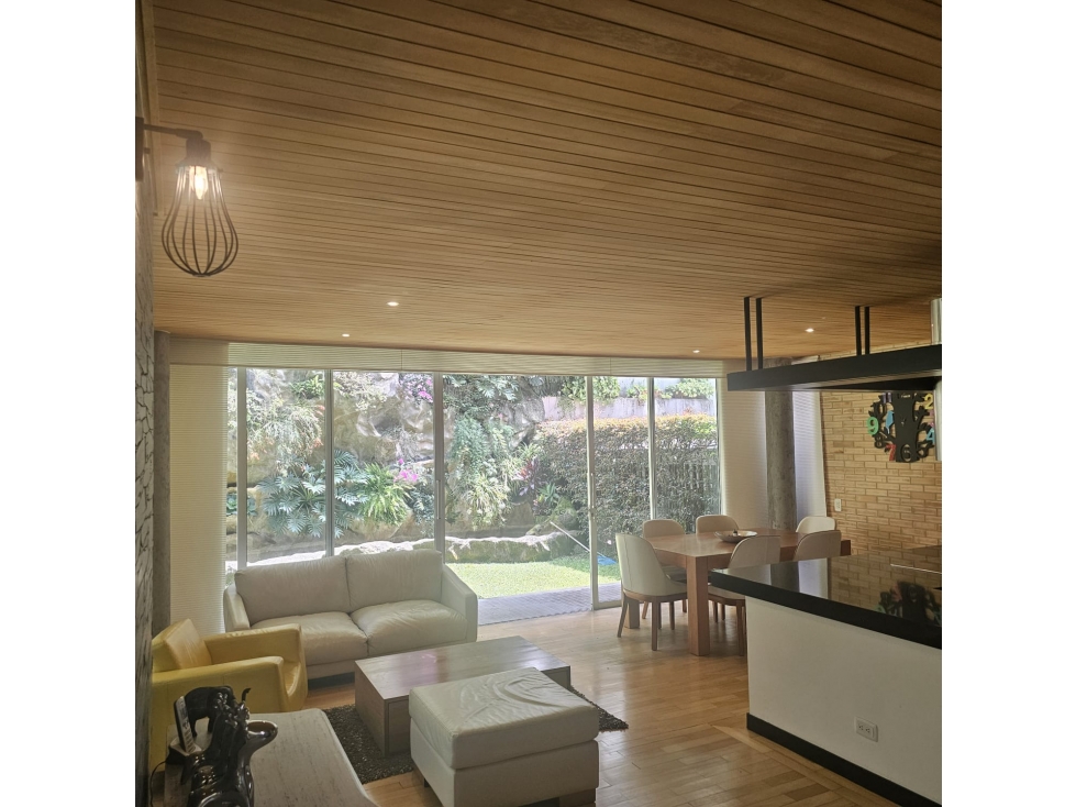 CASA SECTOR MONTESSORI EN ENVIGADO