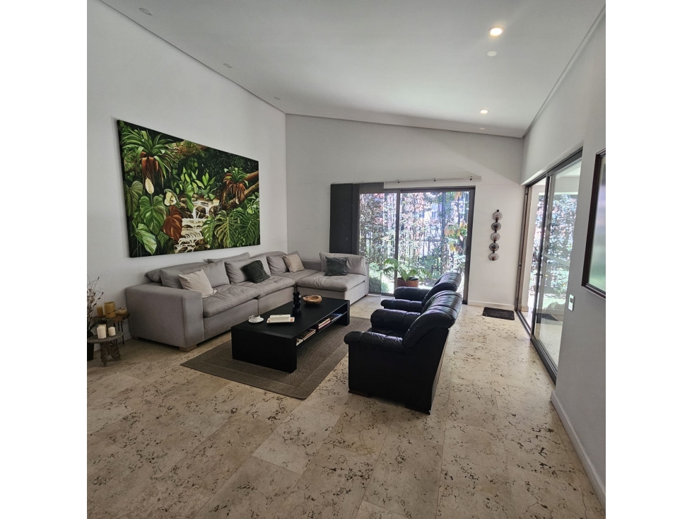 VENTA CASA EN SABANETA MONTECARMELO