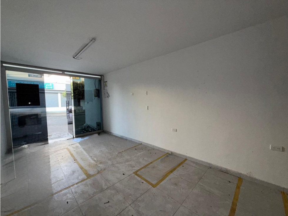 LOCAL EN ARRIENDO EN ZONA COMERCIAL CON VITRINISMO - MONTERIA — foto 6