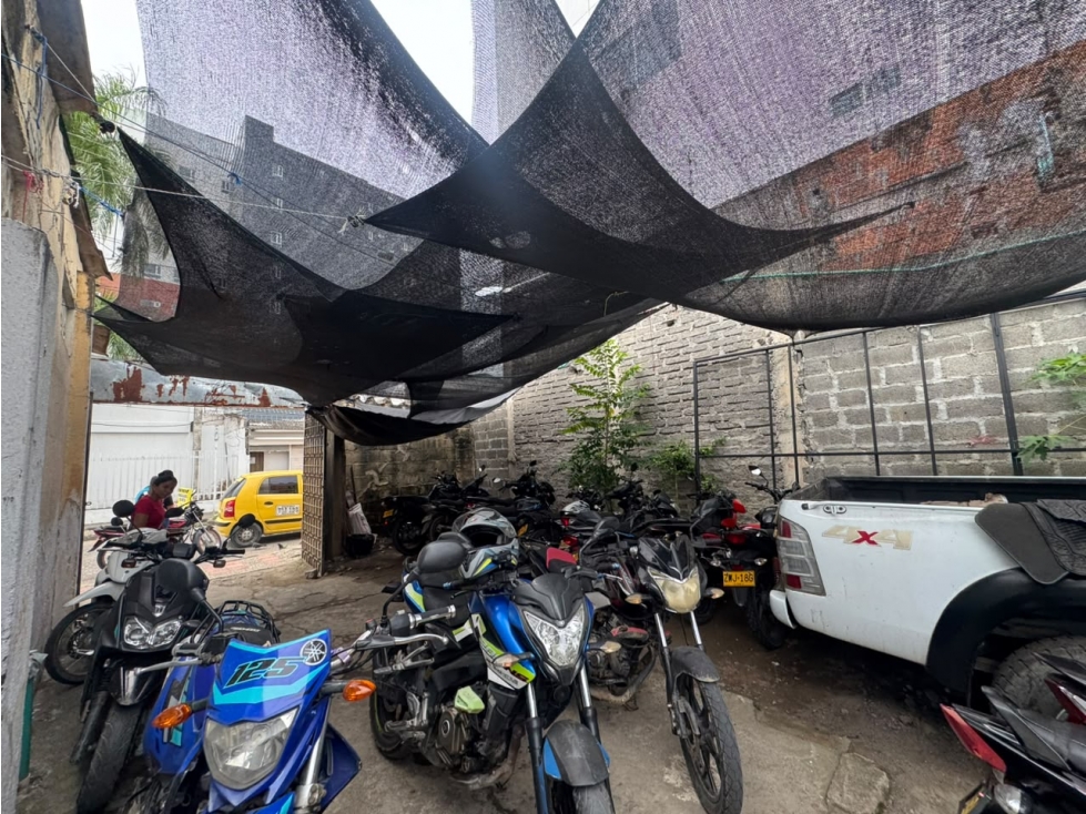 CASA LOTE EN VENTA EN EL CENTRO DE MONTERIA- ZONA SECTOR SALUD - 6