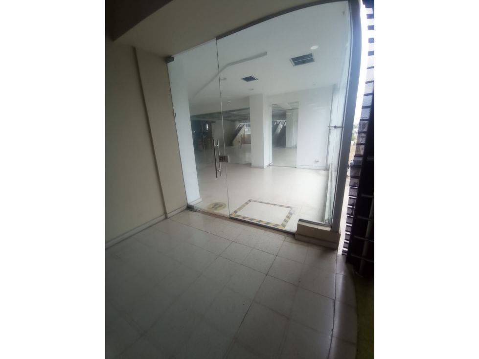 LOCAL COMERCIAL EN ARRIENDO EN EL C.C ALAMEDAS DEL SINU- MONTERIA — foto 4