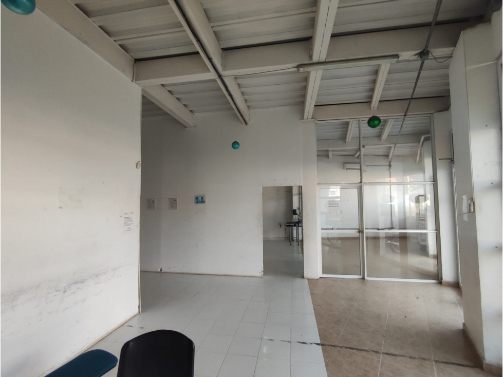 LOCAL DE 1000 M2 CON BODEGA EN ARRIENDO - MONTERIA