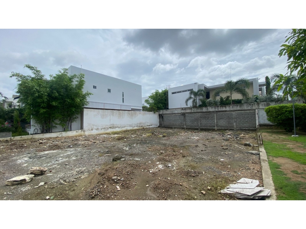 SE VENDE LOTE CONJUNTO CERRADO EN MONTERIA