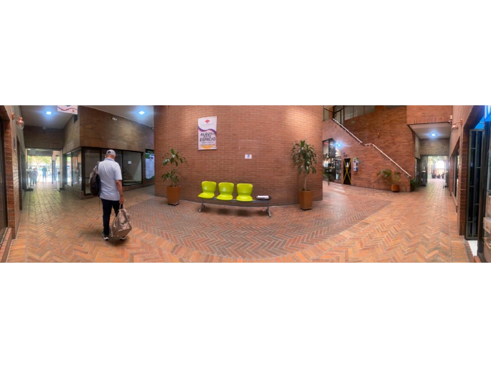 ESPACIO DISPONIBLE PARA ARRIENDO EN COMERCIAL DEL POBLADO-MEDELLÍN