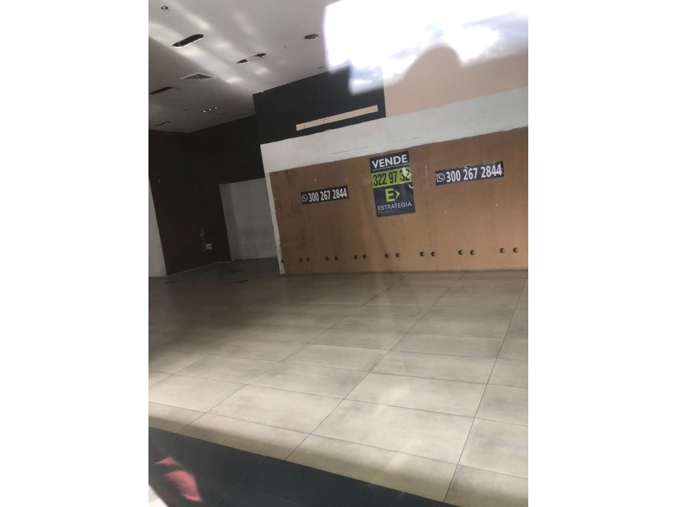 GRAN OPORTUNIDAD EN VENTA DE LOCAL EN CENTRO COMERCIAL MAYORCA - 4