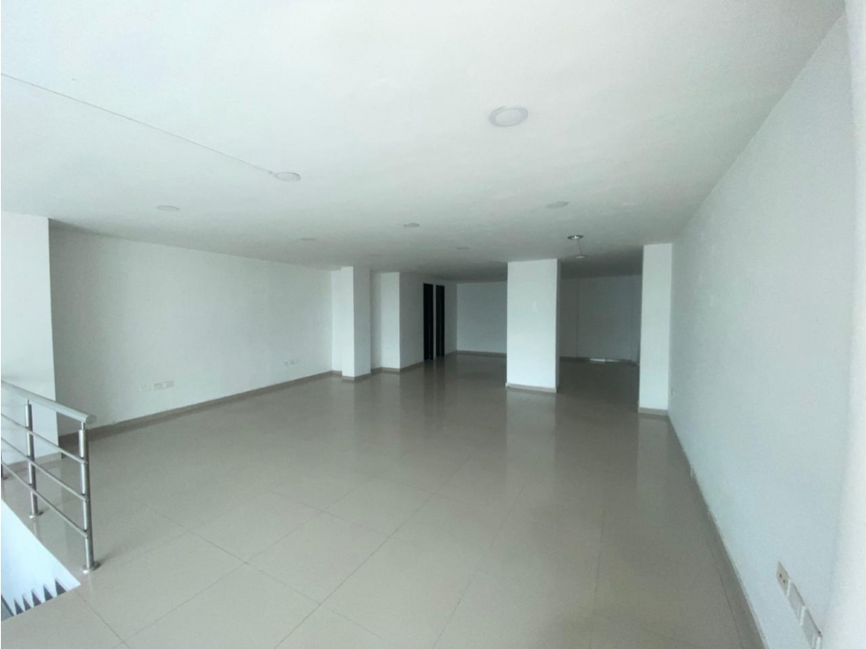 LOCAL CON MEZZANINE EN ARRIENDO EN EL CENTRO DE MONTERIA — foto 4