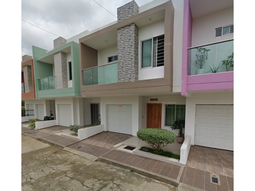 CASA DE DOS PISOS EN VENTA EN URBANIZACION VILLA NOVA - MONTERIA