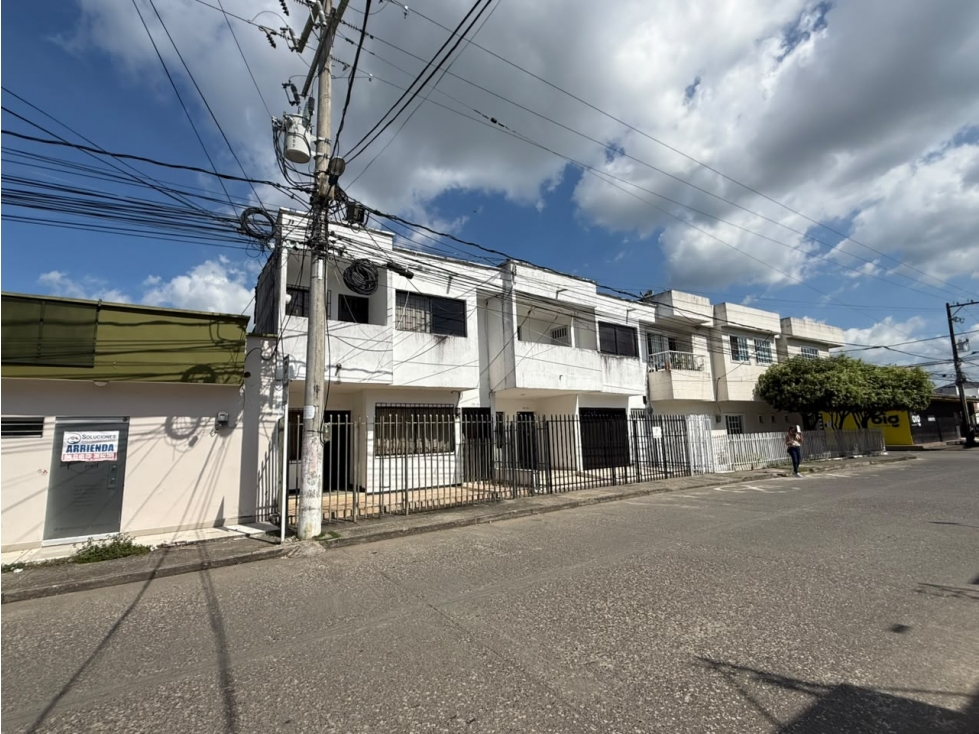 APARTAMENTO EN PRIMER PISO BIFAMILIAR EN VENTA EN EL CENTRO - MONTERIA