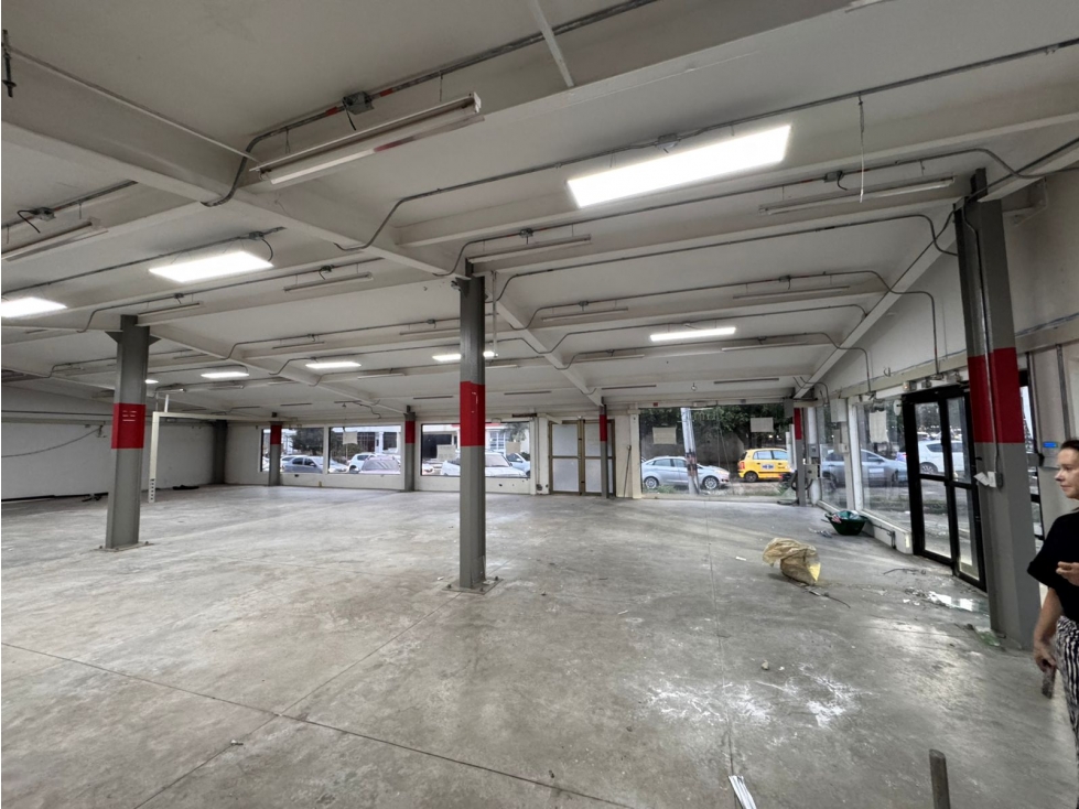 LOCAL COMERCIAL EN LA CASTELLANA- MONTERIA, SOBRE AV CIRCUNVALAR — foto 3