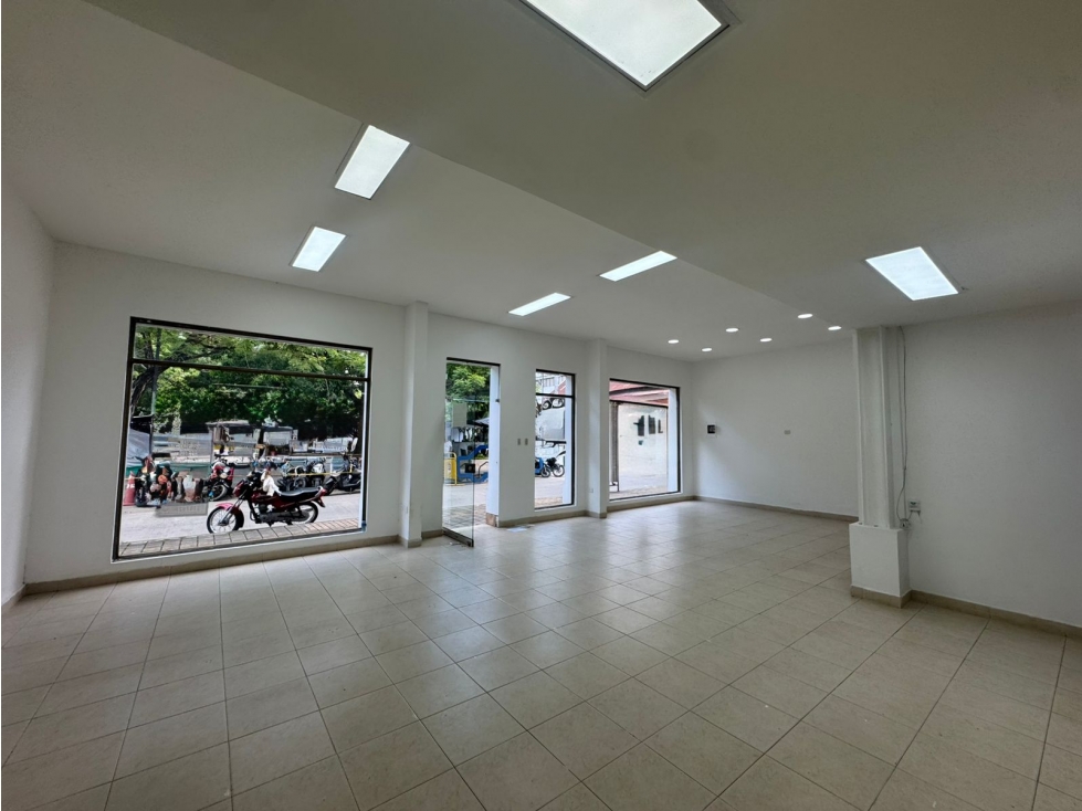 LOCAL EN ARRIENDO EN MONTERIA- FRENTE A CATEDRAL PRINCIPAL — foto 3