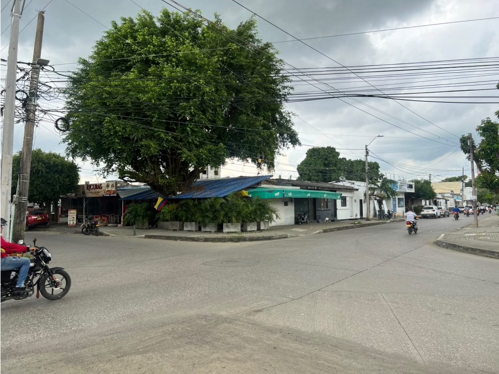 LOTE COMERCIAL ESQUINERO EN VENTA EN EL CENTRO DE MONTERIA - 1