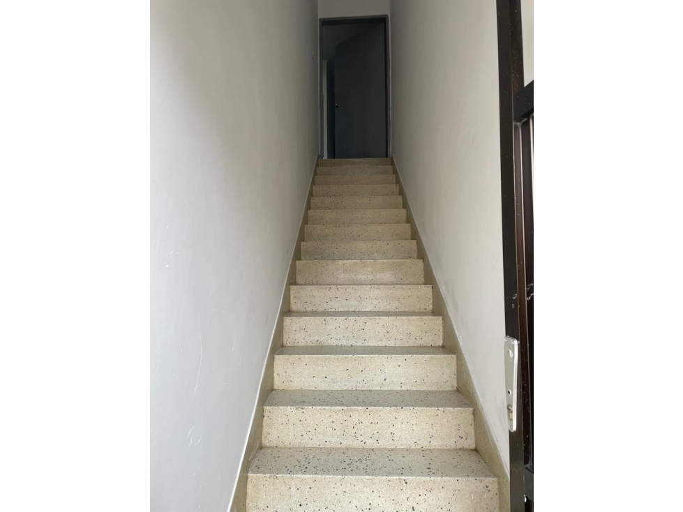 APARTAMENTO BIFAMILIAR EN VENTA EN EL CENTRO DE MONTERIA — foto 2