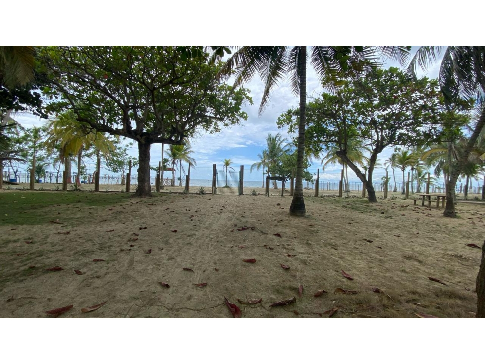 LOTE FRENTE A LA PLAYA EN VENTA EN COVEÑAS - SUCRE - 3