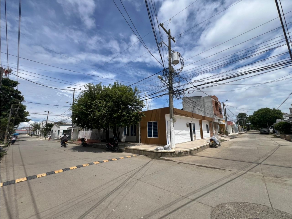 GRAN OPORTUNIDAD DE NEGOCIO-CASA ESQUINERA CON PLACA PARA SEGUNDO PISO — foto 3