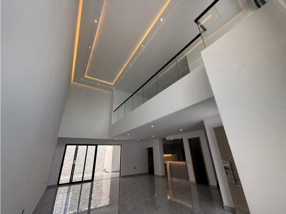 ESPECTACULAR CASA EN VENTA EN LA CASTELLANA- MONTERIA