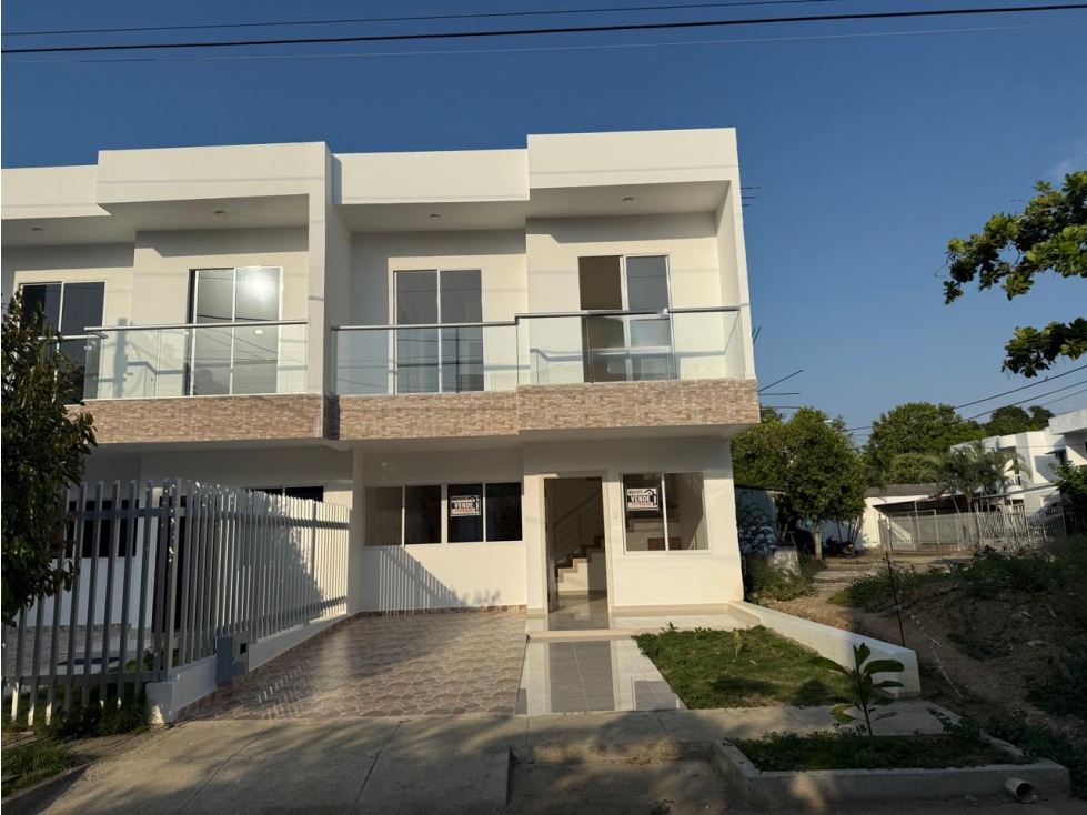 CASA DE DOS PISOS PARA ESTRENAR A LA VENTA MARGEN IZQUIERDA - MONTERIA