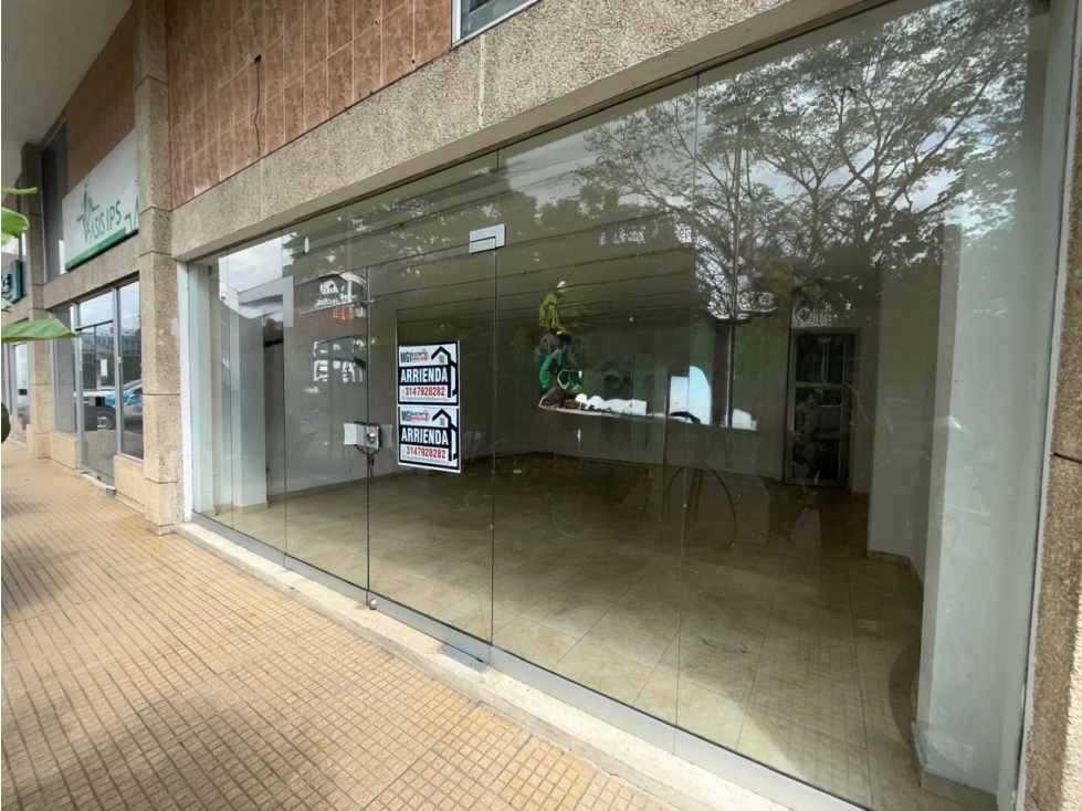 LOCAL EN ARRIENDO CON VITRINISMO A LA CALLE EN ISLA CENTER - MONTERIA