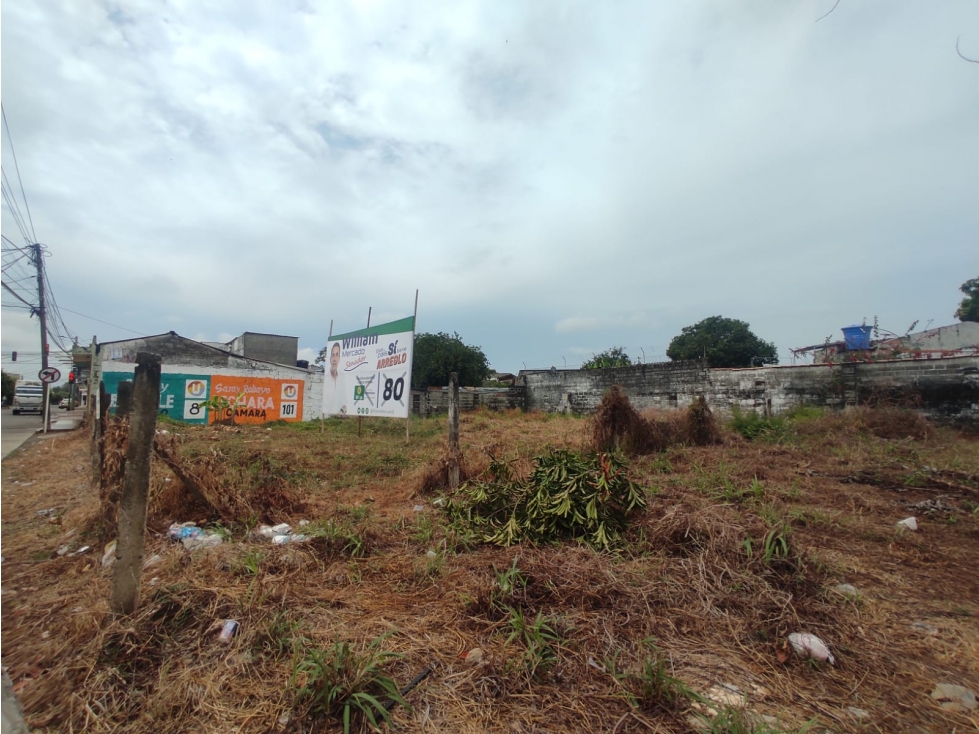 SE VENDE LOTE COMERCIAL CENTRO - MONTELIBANO - 2