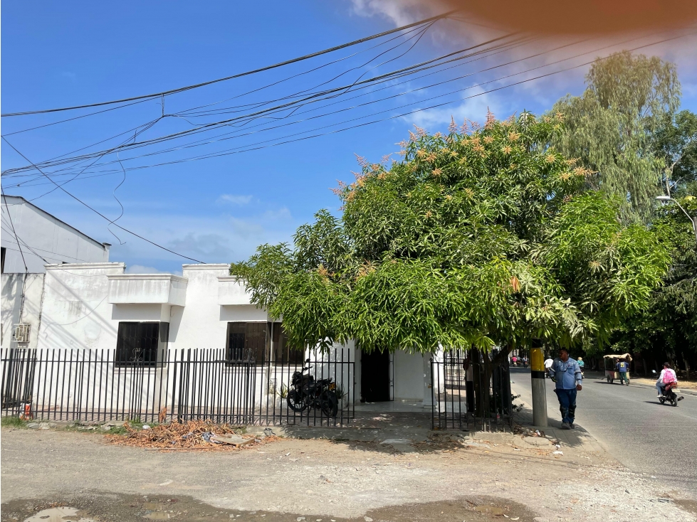 CASA CON LOCAL COMERCIAL EN VENTA BARRIO 6 DE MARZO — foto 2