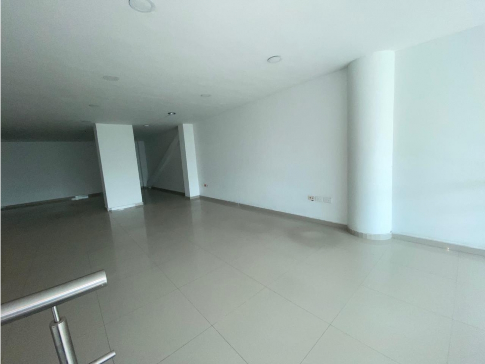 LOCAL CON MEZZANINE EN ARRIENDO EN EL CENTRO DE MONTERIA — foto 5