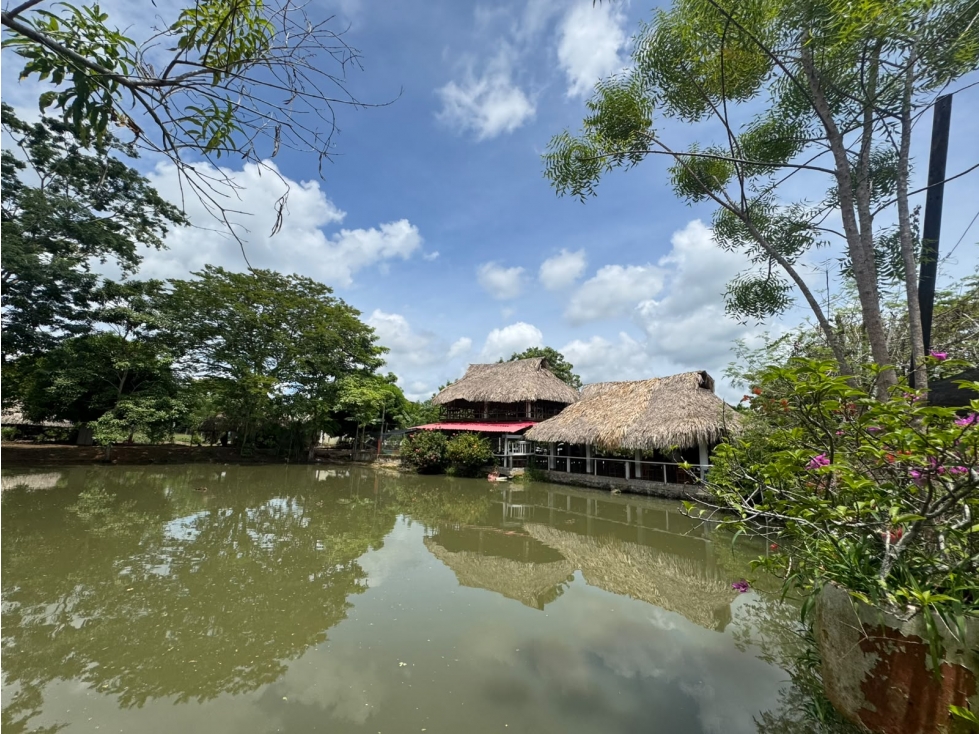 LAGO TERRENO EN VENTA EN MONTERIA - VIA PLANETA RICA