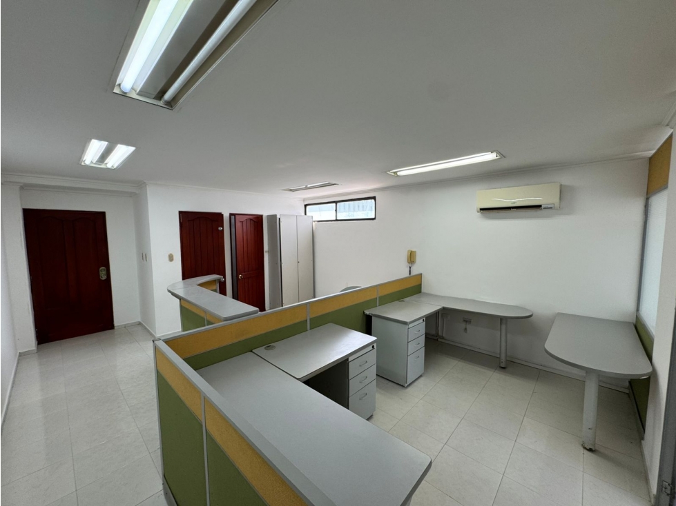 OFICINA EN EL CENTRO DE MONTERIA DISPONIBLE EN ARRIENDO - 2