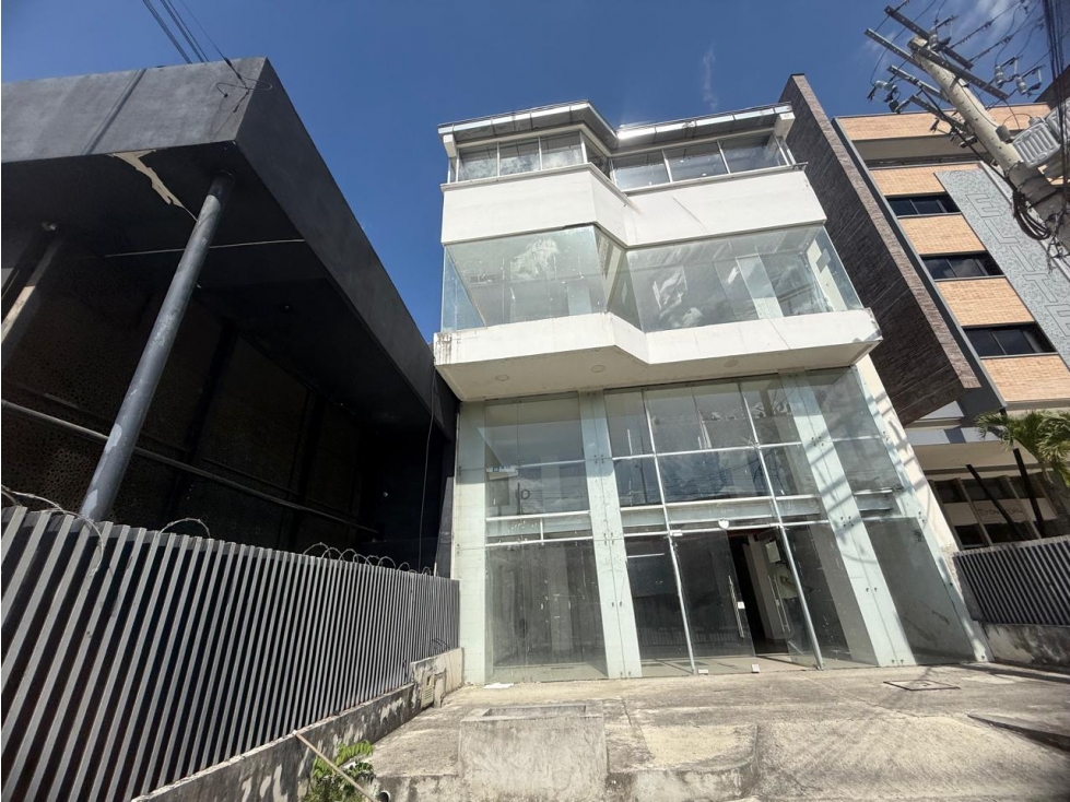 EN ARRIENDO EDIFICIO CON ASCENSOR EN EL NORTE SOBRE VIA PRINCIPAL - 1