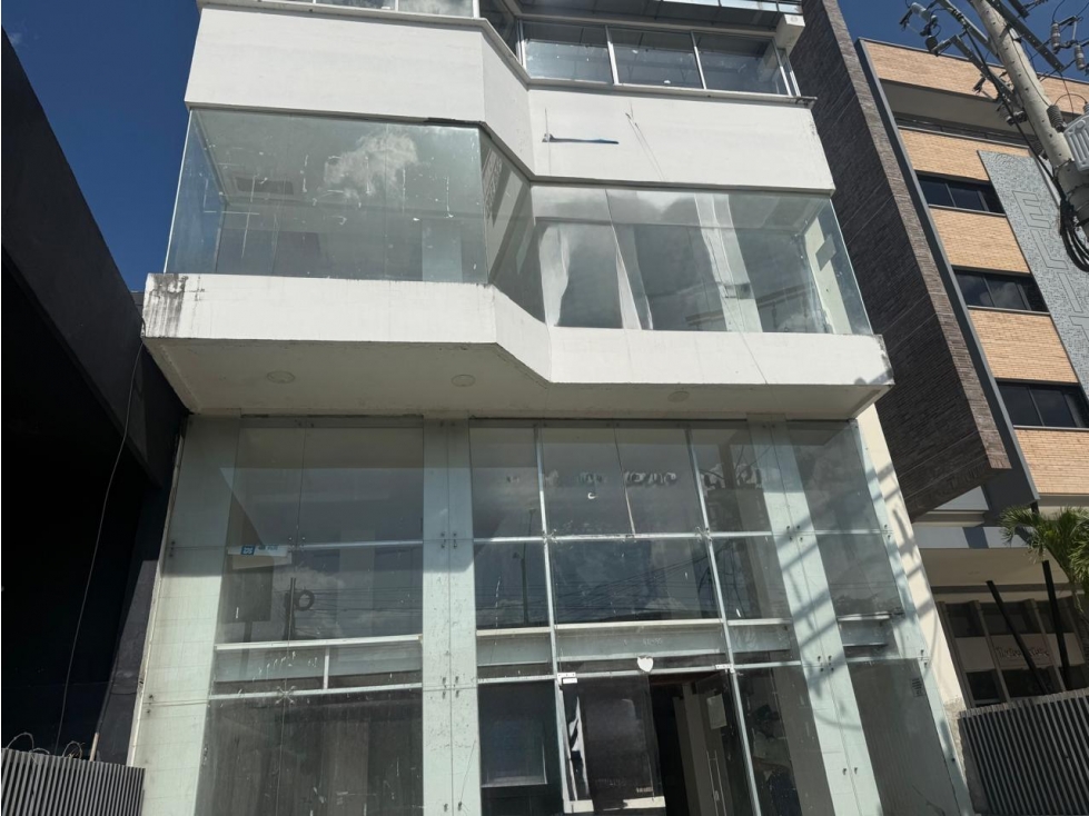 EN ARRIENDO EDIFICIO CON ASCENSOR EN EL NORTE SOBRE VIA PRINCIPAL - 2