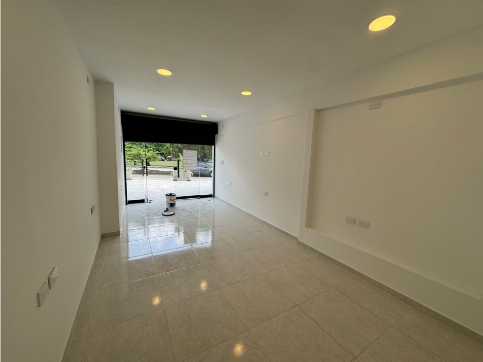 LOCAL COMERCIAL EN VIA PRINCIPAL DE LA COQUERA MONTERIA — foto 4