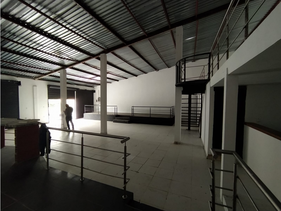 BODEGA DE 238M2 EN ARRIENDO EN LOS LAURELES - MONTERIA - 2