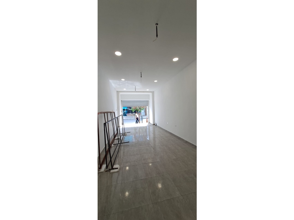 LOCAL EN ARRIENDO ZONA MAS COMERCIAL DEL CENTRO CE LA CIUDAD — foto 3