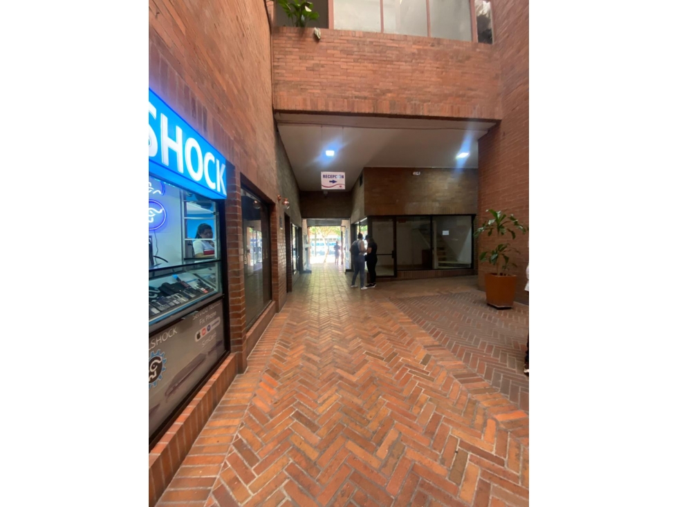 ESPACIO DISPONIBLE PARA ARRIENDO EN COMERCIAL DEL POBLADO-MEDELLÍN — foto 4