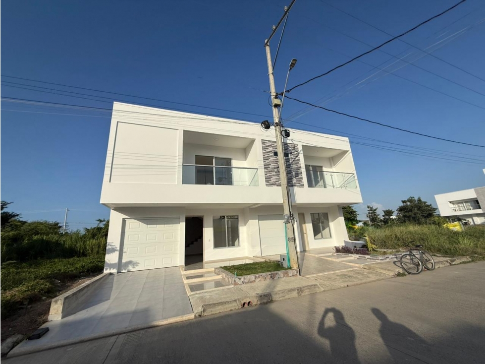 CASA PARA ESTRENAR A LA VENTA EN LA MARGEN IZQUIERDA - MONTERIA