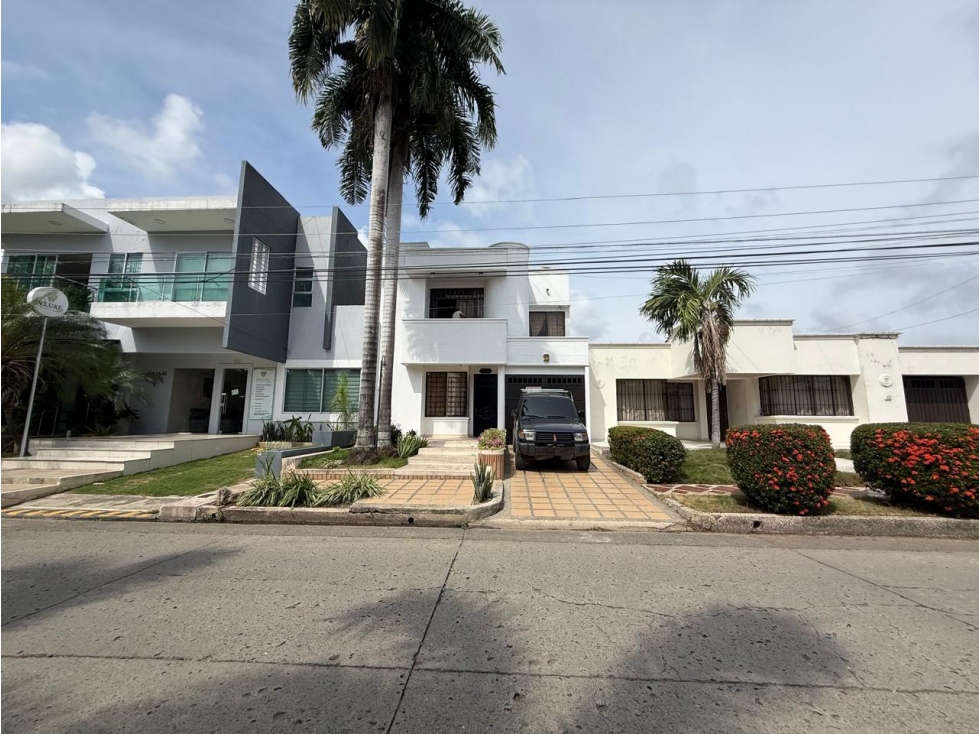 SE VENDE CASA DE DOS PISOS EN EL BARRIO LA CASTELLANA - MONTERIA