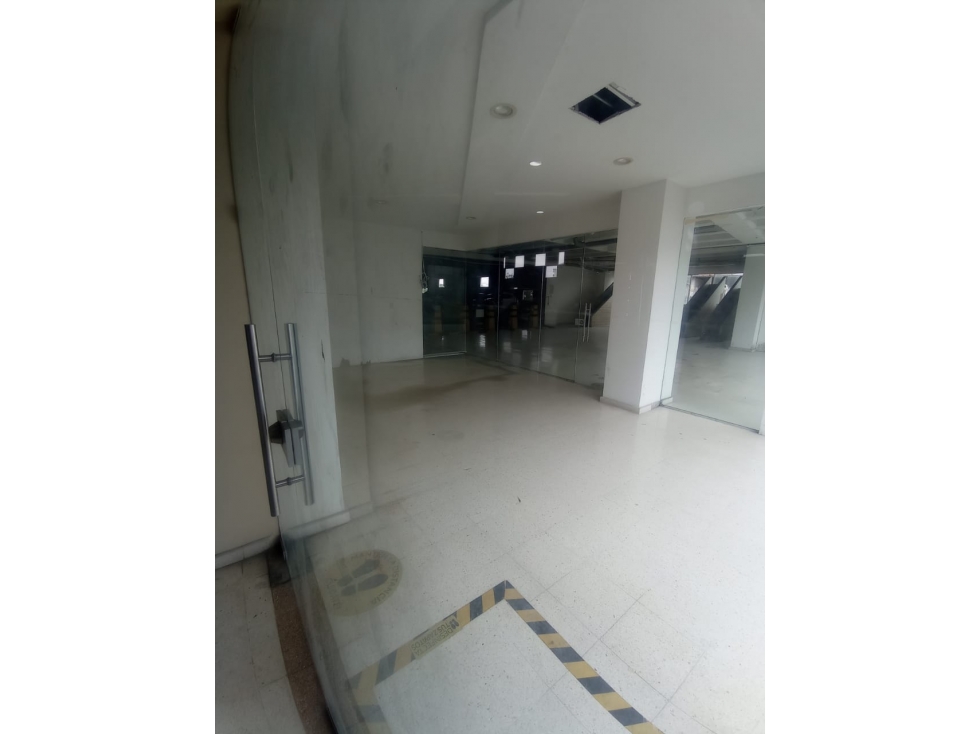 LOCAL COMERCIAL EN ARRIENDO EN EL C.C ALAMEDAS DEL SINU- MONTERIA — foto 2
