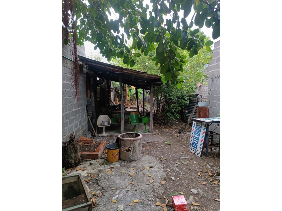 SE VENDE CASA-LOTE CON PROYECCION PARA INVERSION. — foto 3