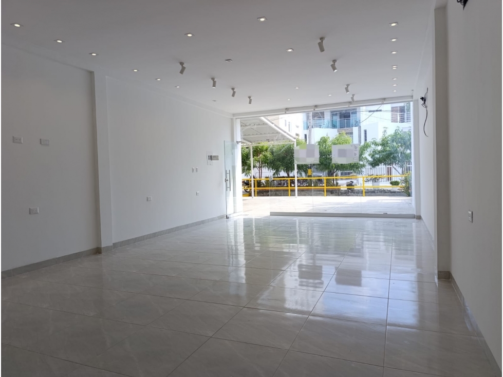 LOCAL EN ARRIENDO EN ZONA COMERCIAL, FRENTE AL PARQ. DE LOS SUEÑOS — foto 5