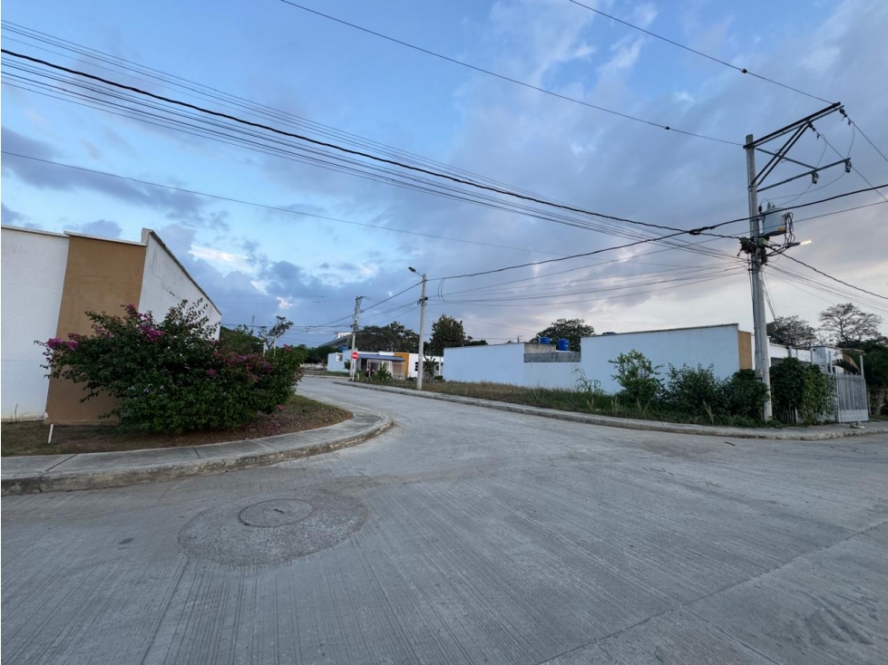 LOTE ESQUINERO EN URBANIZACION NUEVA VENTA EN CERETE - 4