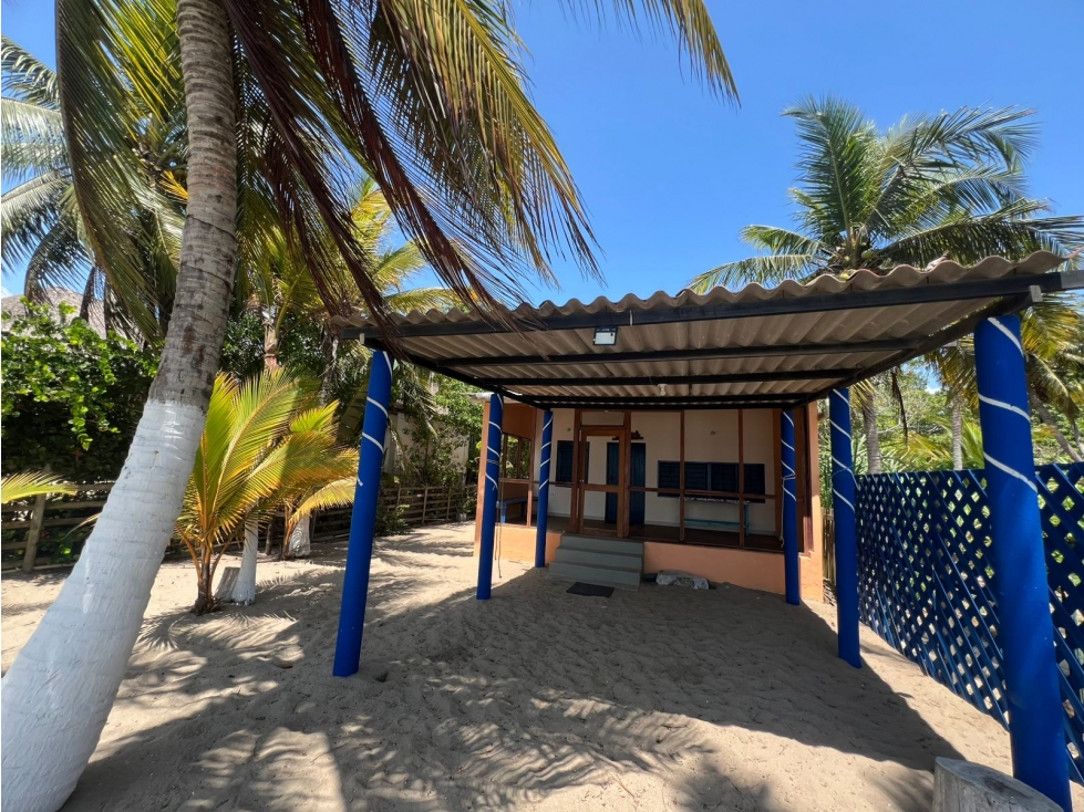 CABAÑA EN VENTA FRENTE AL MAR DEL FRANCES- TOLU. - 1