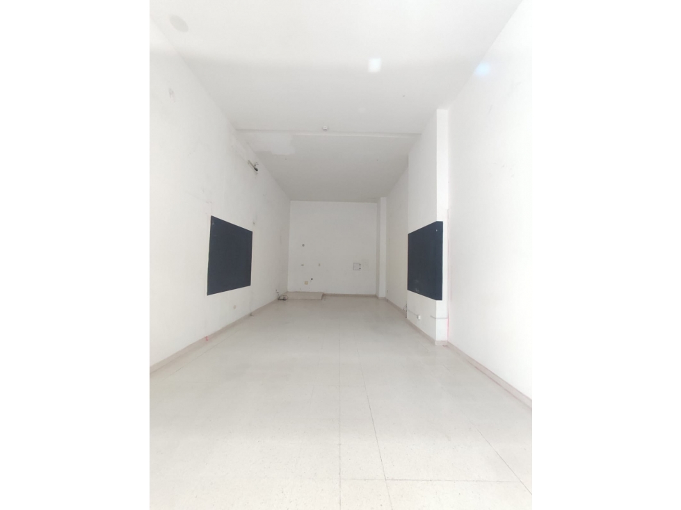 LOCAL EN VENTA EN CENTRO DE NEGOCIOS - MONTERIA - 2